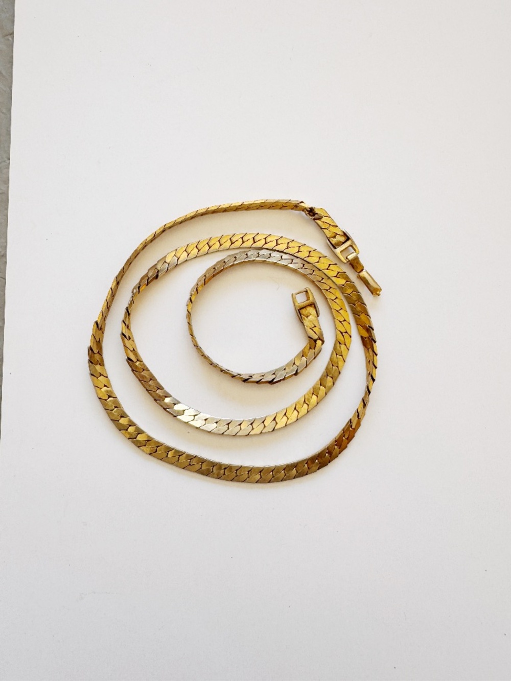 Vintage NAPIER Gold Tone Herringbone Flat Chain Necklace 24”
